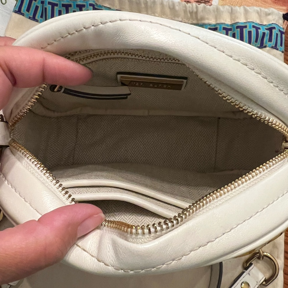 Tory Burch Kira crossbody - Picture 3 of 4